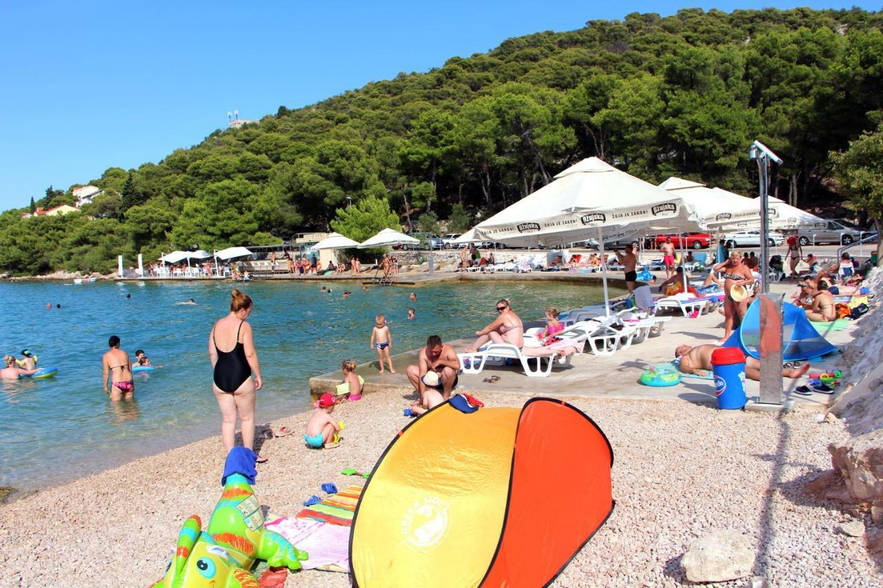 Guesthouse Mila Tisno Bagian luar foto