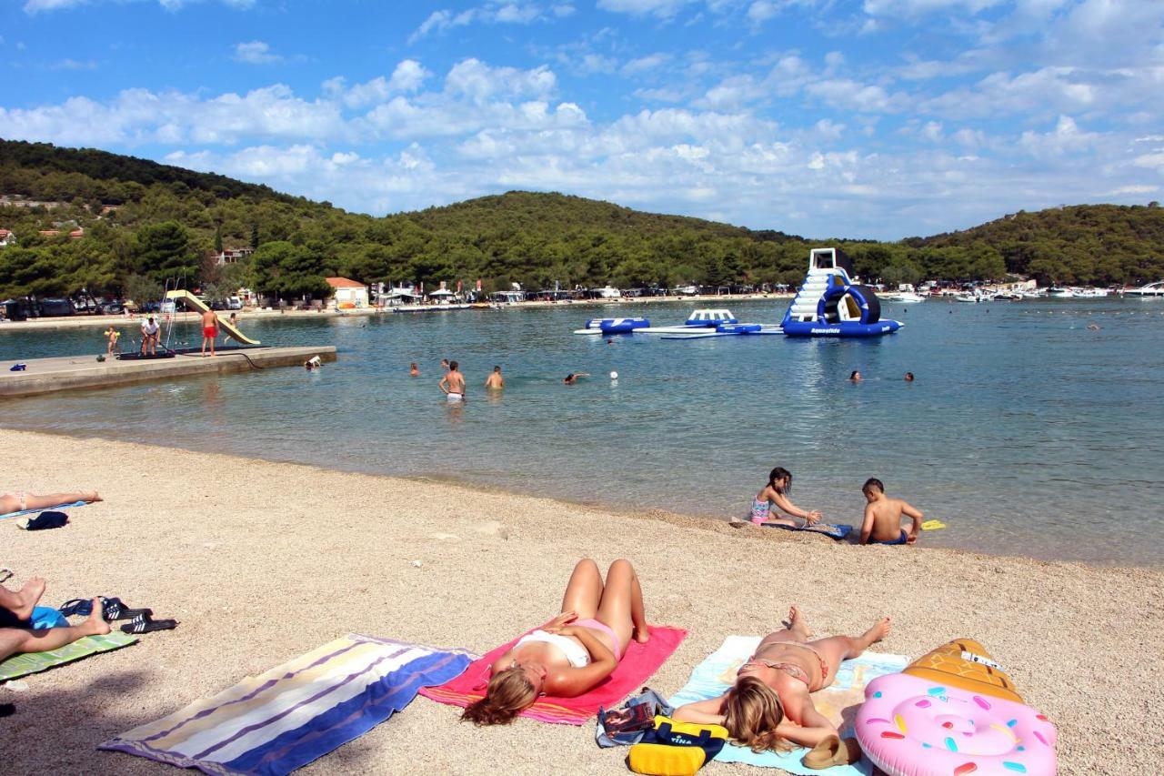 Guesthouse Mila Tisno Bagian luar foto
