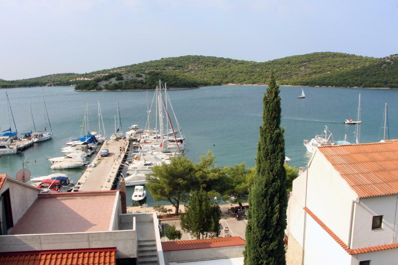 Guesthouse Mila Tisno Bagian luar foto