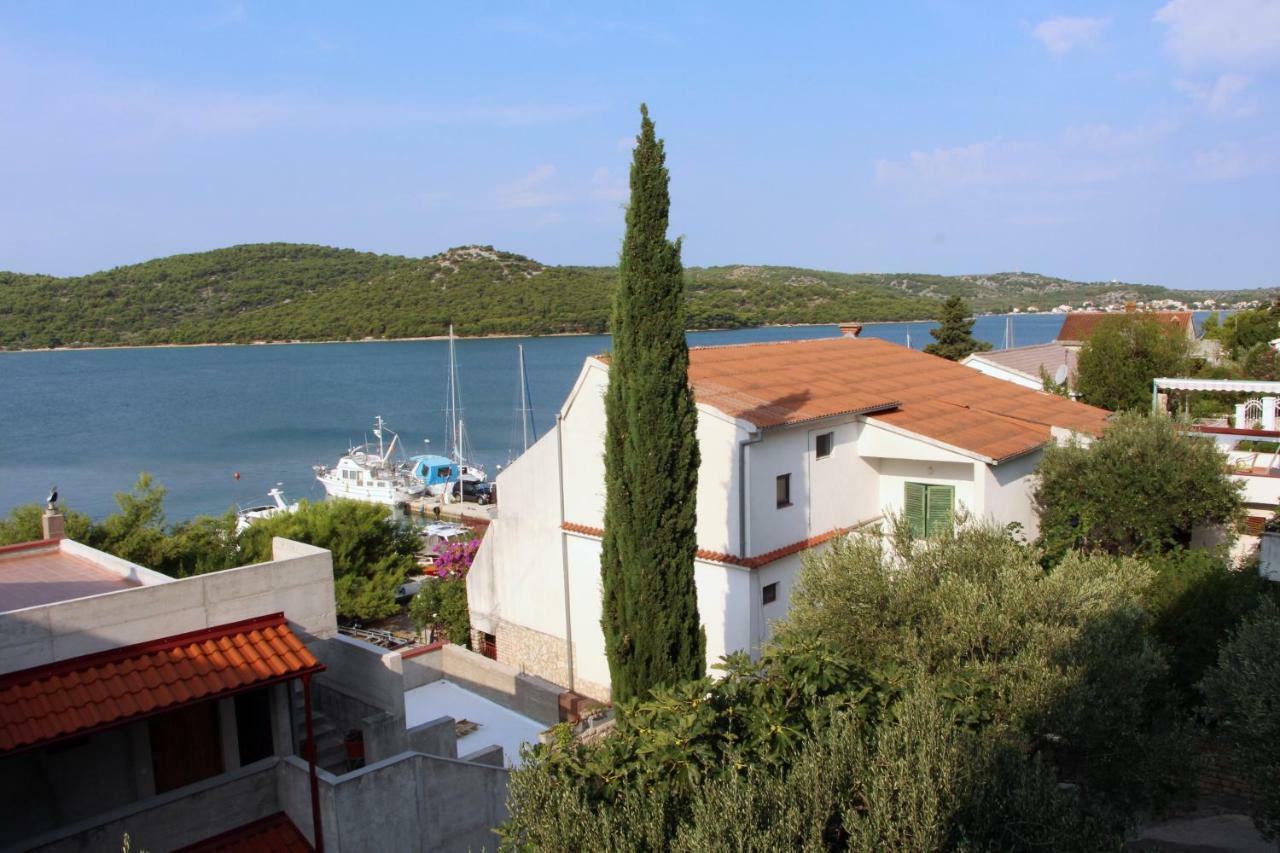 Guesthouse Mila Tisno Bagian luar foto