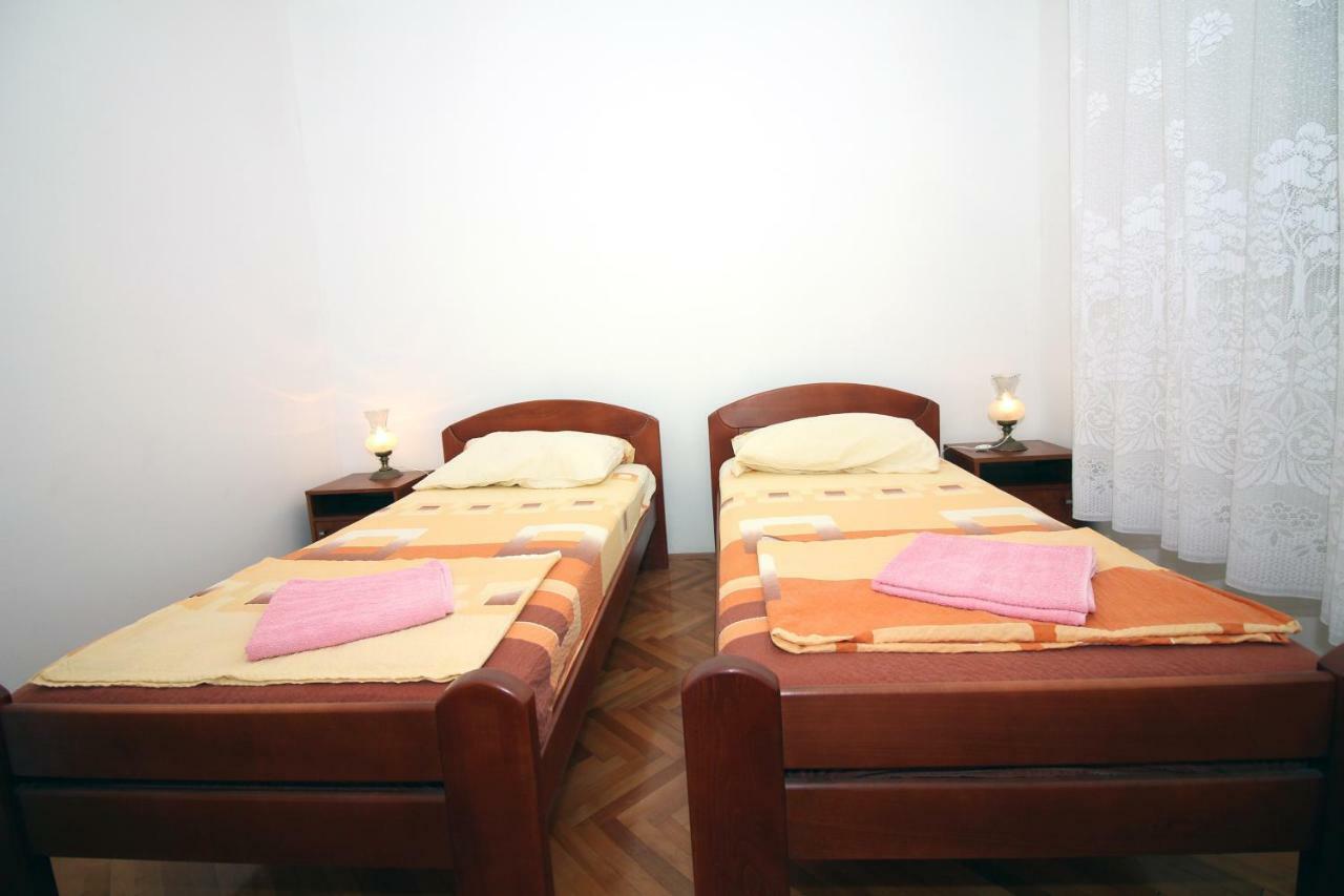 Guesthouse Mila Tisno Bagian luar foto
