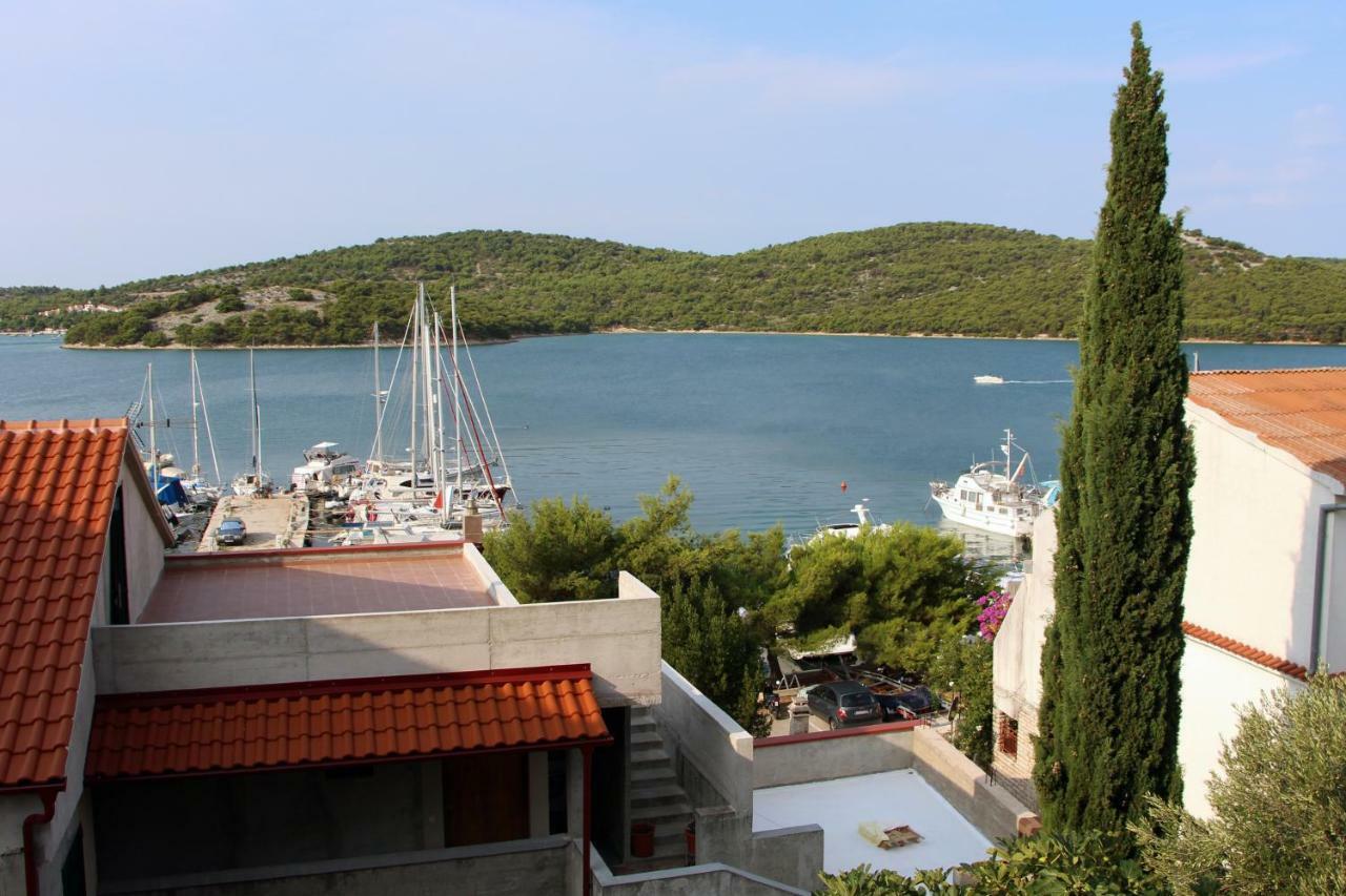 Guesthouse Mila Tisno Bagian luar foto