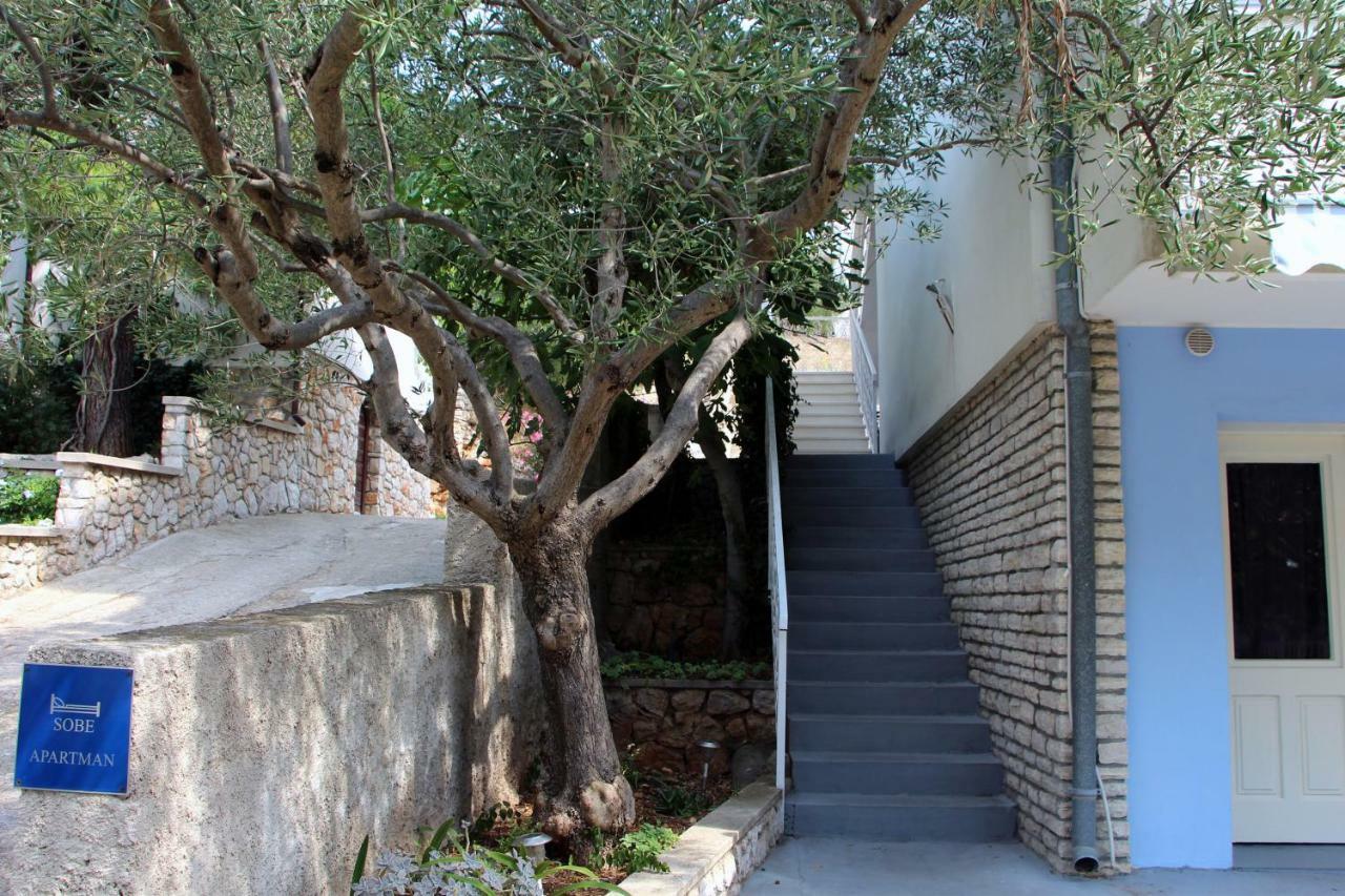 Guesthouse Mila Tisno Bagian luar foto